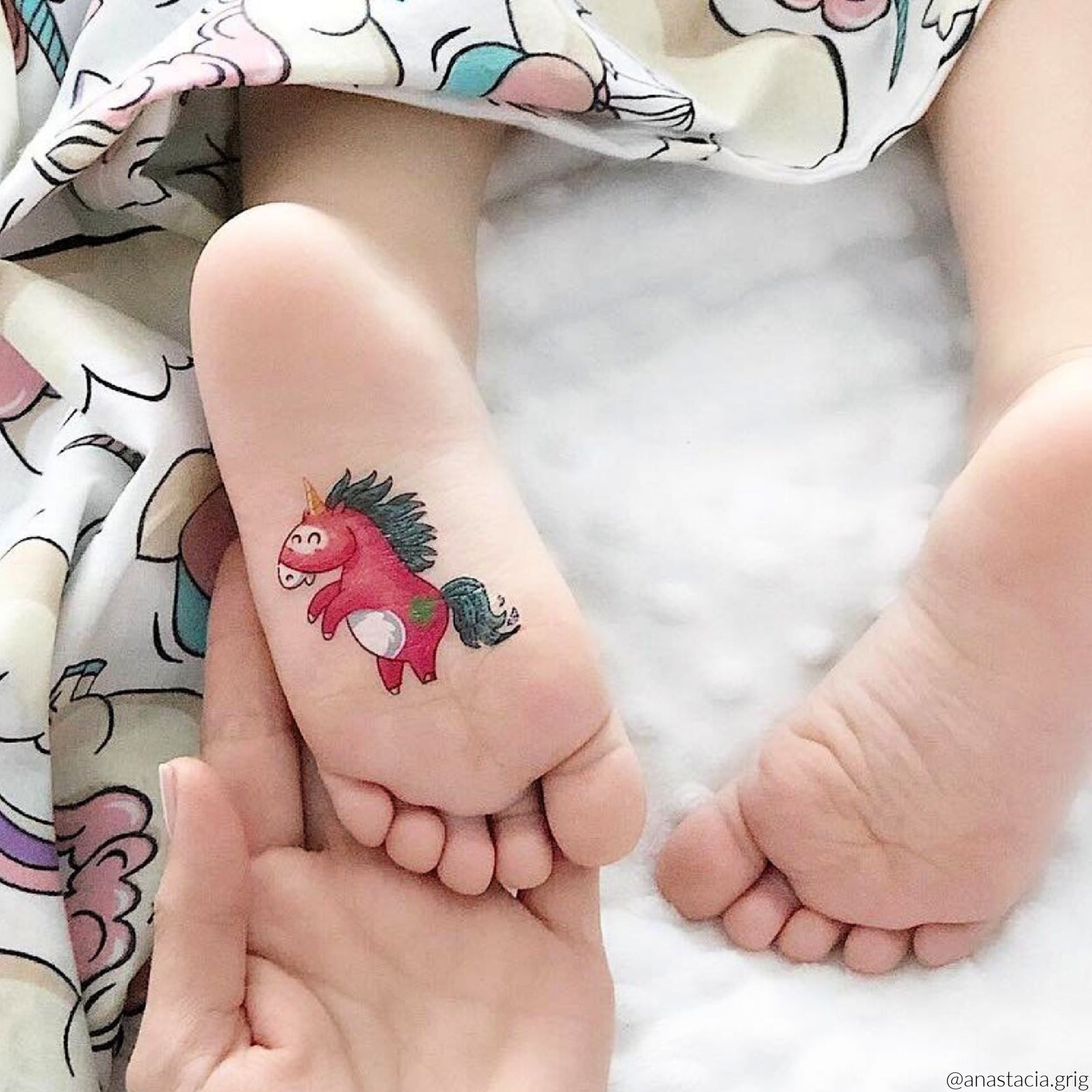 Temporary tattoo set "Rainbow unicorns" 