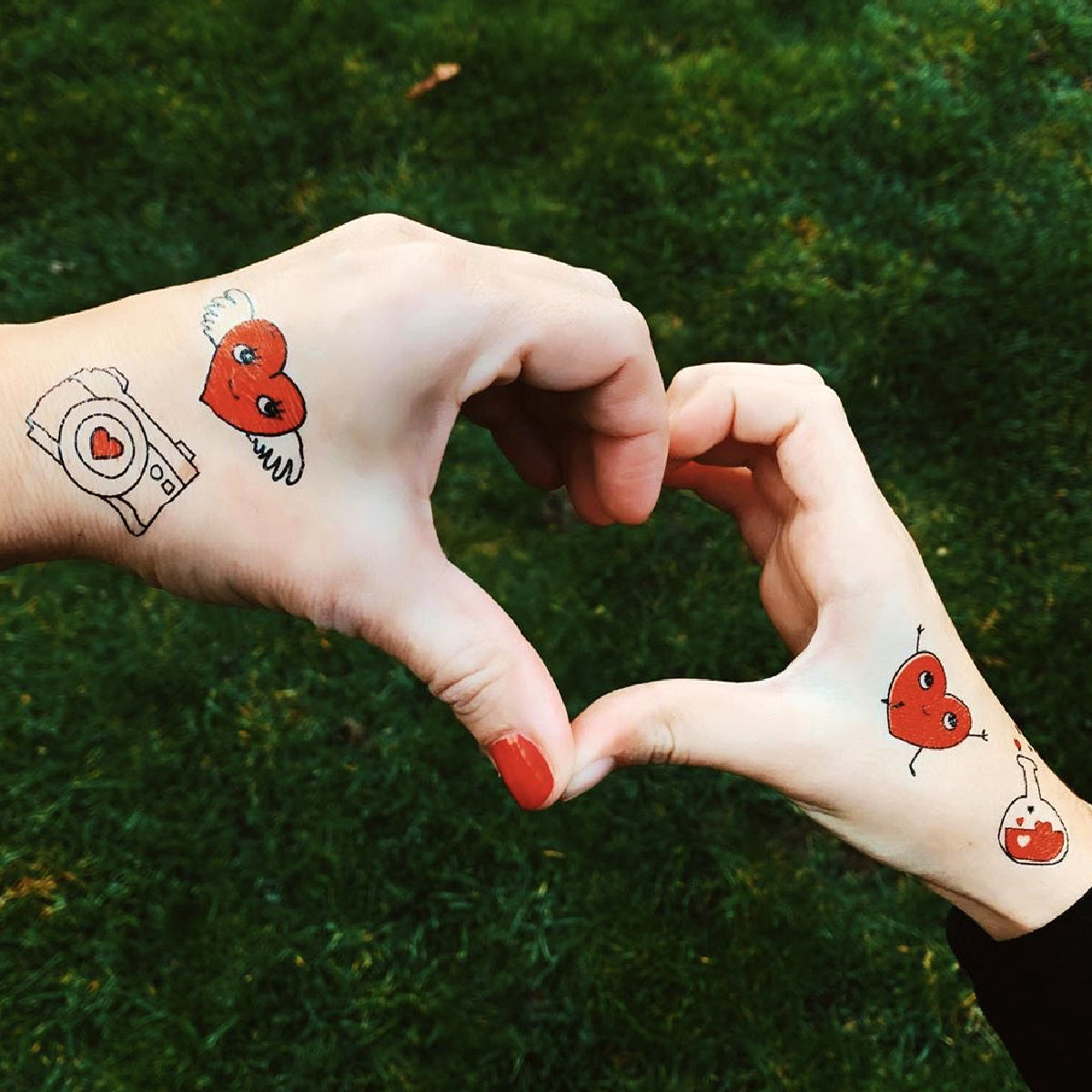 "All you need is love" temporary tattoo set