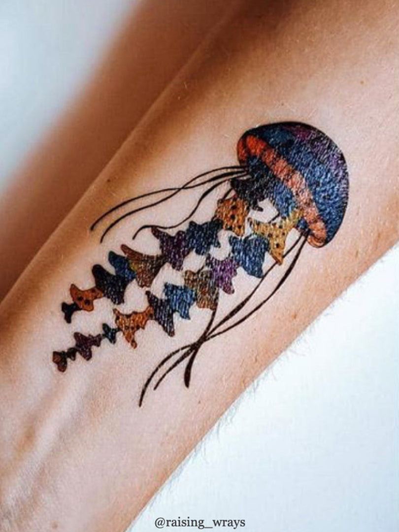 jellyfish✨ tattoo | Geometric tattoo, Jellyfish tattoo, Tattoos for women