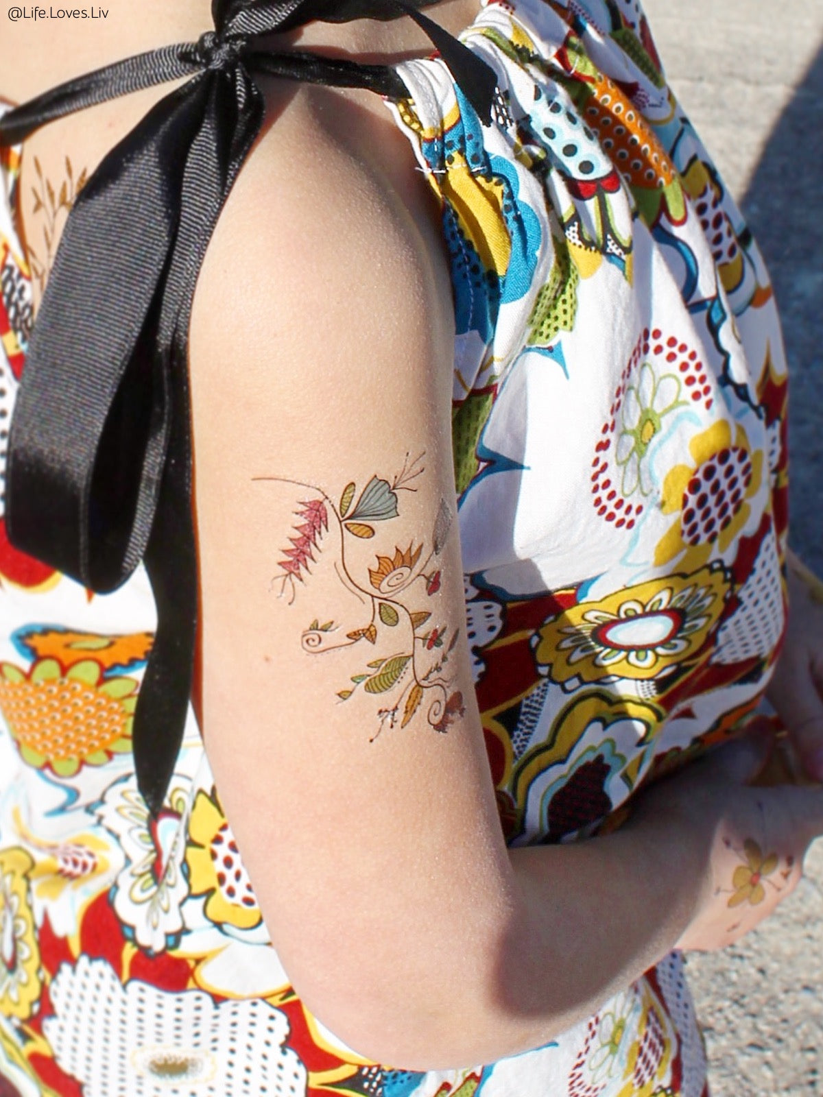 Doodle flowers temporary tattoos by Ducky street